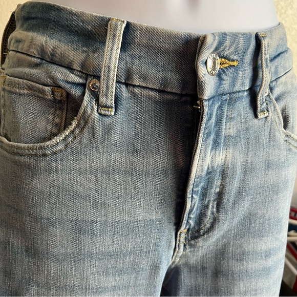 NWOT Express High Waisted Medium Wash Ripped FlexX Ankle Straight Jeans, Small R - Picture 10 of 13